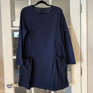 Emery Rose solid dual pocket button dress. Size L. NEW